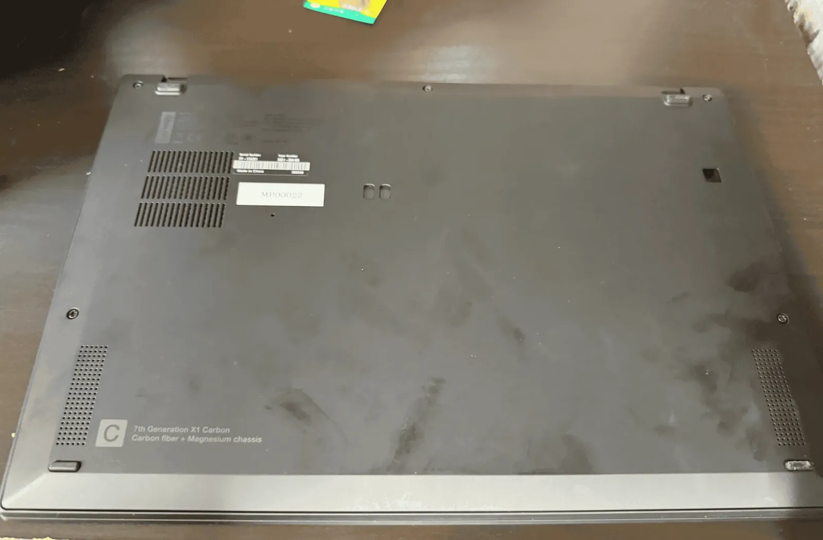 ThinkPad 背面を開ける