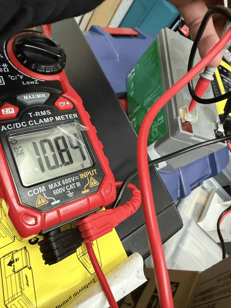 バッテリー電圧計測
