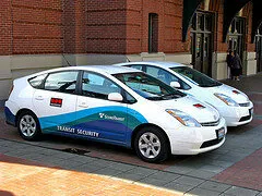 3449571798_413eb8ca6f_m 安全装備を備えた車