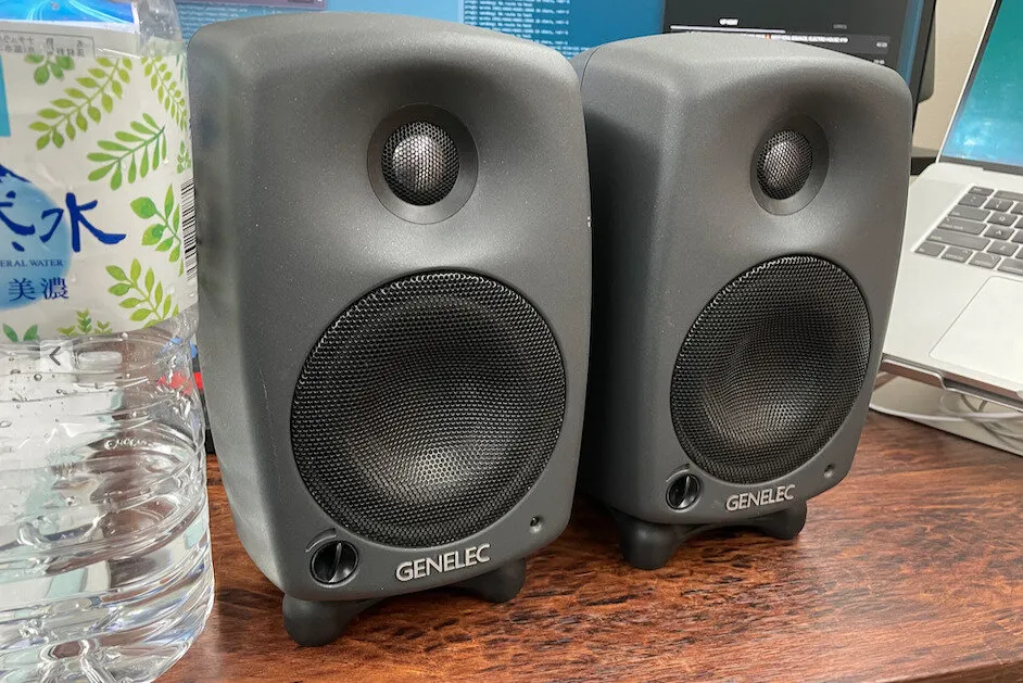 GENELEC 8020スピーカー