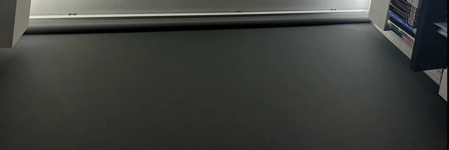 ダークグレーロールスクリーン
